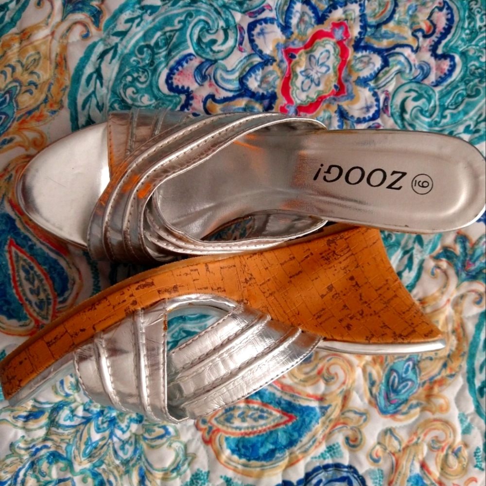 Wedge shoes